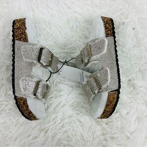 NWT EPIC STEP Lucy silver fur lined rhinestone girls buckle slides size 11
